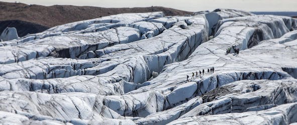 Paseo por el glaciar de hielo azul Skaftafell